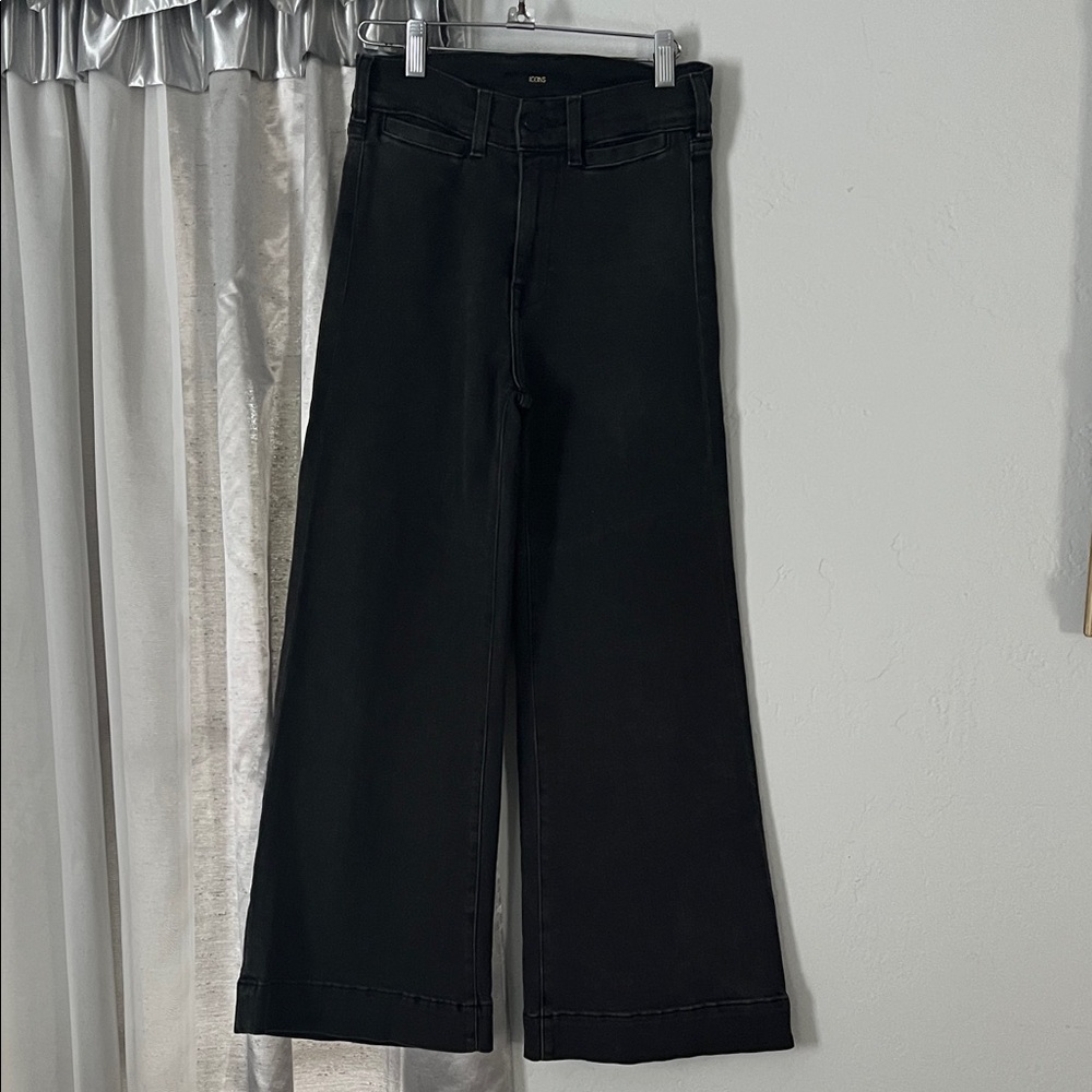 Elegant Black Flare Jeans